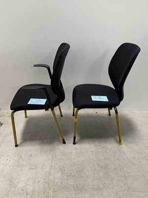 80_Giroflex Visitor, Rücken und Sitz gepolstert, Stoff dunkelblau